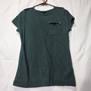 Lauren Ralph Lauren velvet shoulder and pocket lining tshirt size medium
